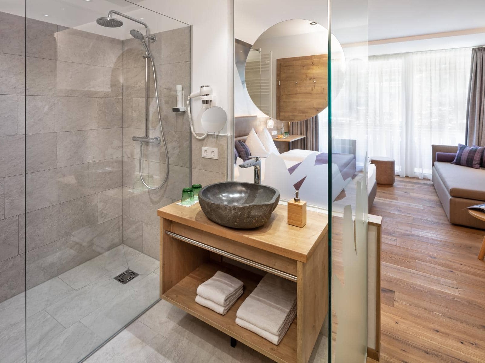 Kofler Hoteleinrichtungen - Ihr Hotelausstatter aus Kärnten - Modernes Bad