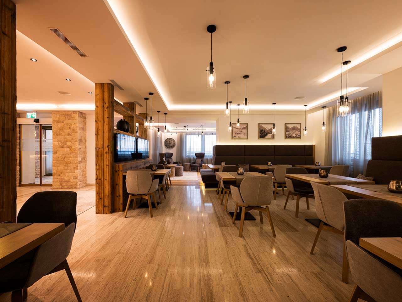 Kofler Hoteleinrichtungen - Ihr Hotelausstatter aus Kärnten - Frühstücksraum