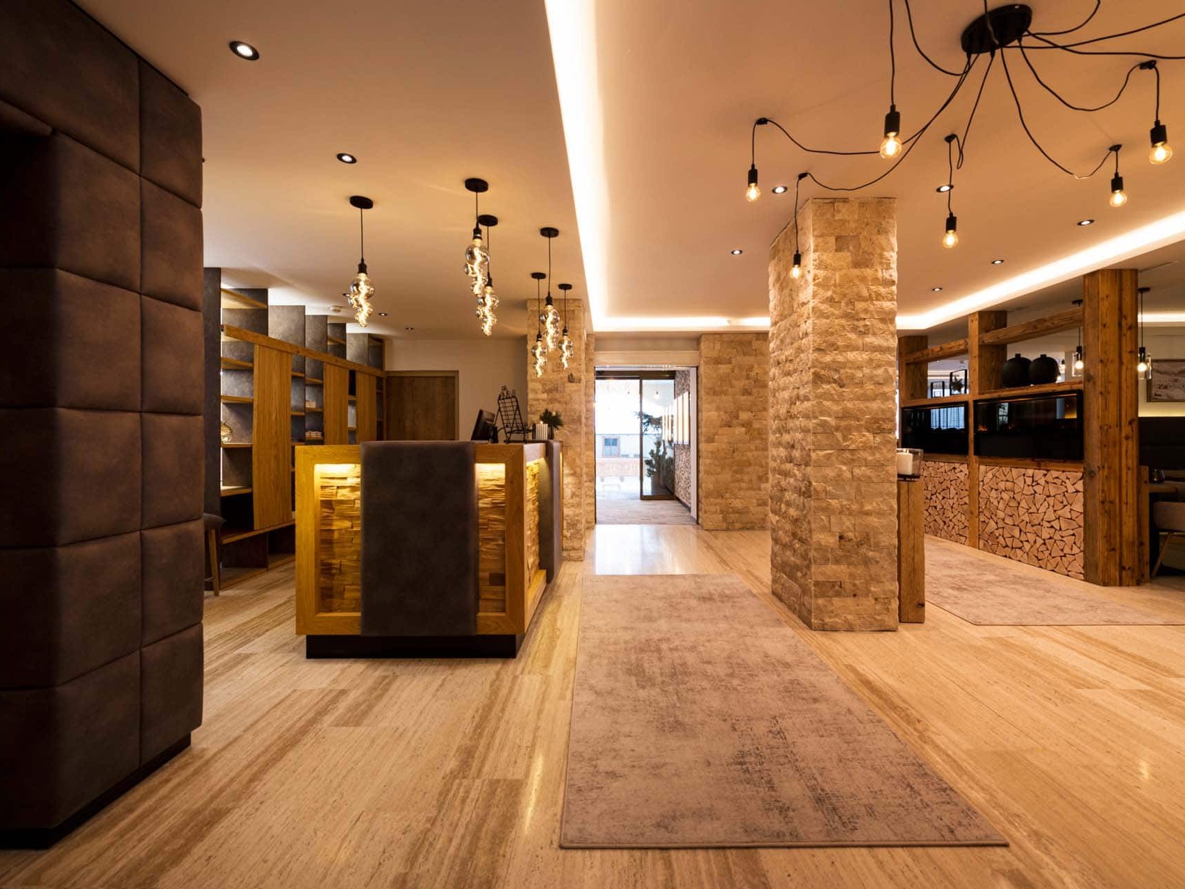 Kofler Hoteleinrichtungen - Ihr Hotelausstatter aus Kärnten - Frühstücksraum